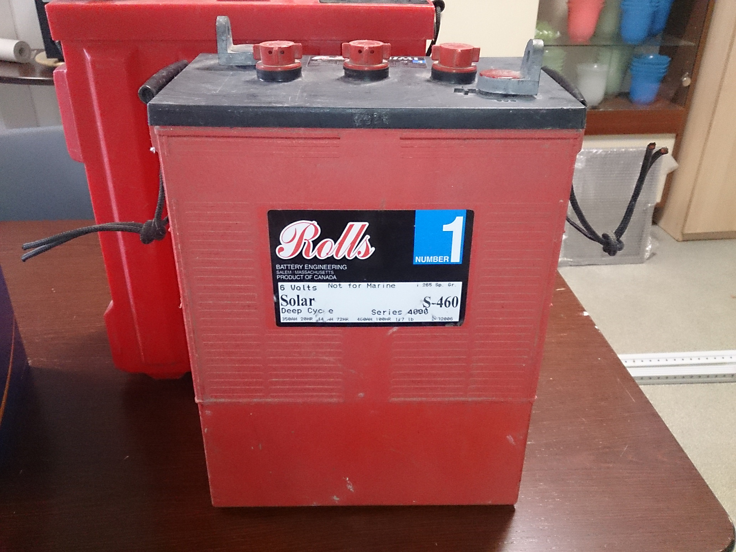 ROLLS BATTERY — аккумуляторные батареи большой емкости которые разработаны специально для автономных систем электроснабжения, которых характеризуются интенсивными условиями эксплуатации — ежедневный заряд/разряд.