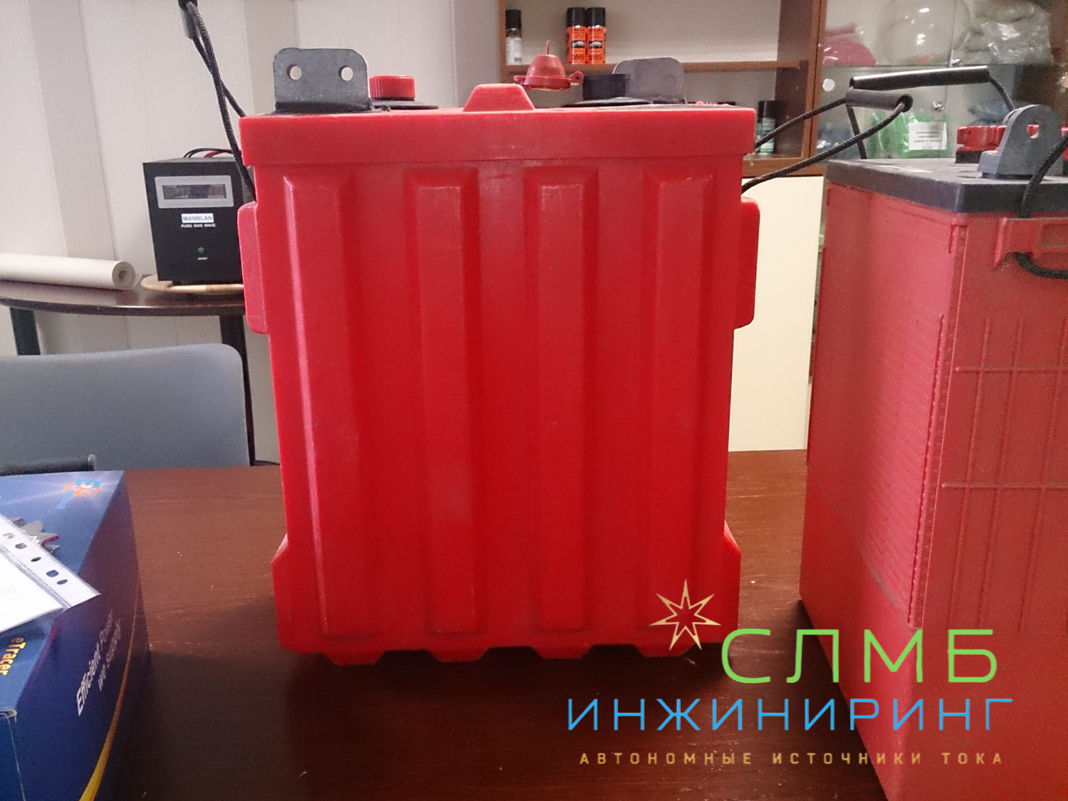 ROLLS BATTERY — аккумуляторные батареи большой емкости которые разработаны специально для автономных систем электроснабжения, которых характеризуются интенсивными условиями эксплуатации — ежедневный заряд/разряд.