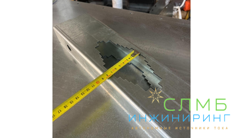 Bayliss® АКБ-Пост-2*150 (SideBOX-2×150) Уличный аккумуляторный шкаф навесной для АКБ 2×150Ач 240×600×600mm с зубчатым креплением до d260 материал- оцинкованная листовая сталь