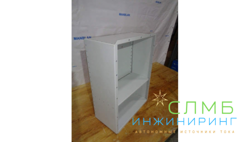 Bayliss® АКБ-Пост-2*100 (SideBOX-2×100) Уличный аккумуляторный шкаф навесной для АКБ 2×100Ач 220×396×600mm с зубчатым креплением до d260 материал- оцинкованная листовая сталь